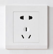 二三極插座與墻壁開關(guān)插座 價(jià)格、型號(hào)規(guī)格及門簾安裝注意事項(xiàng)